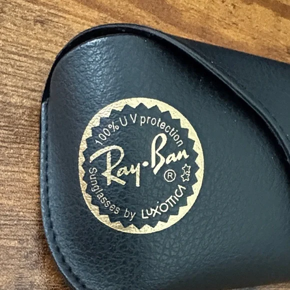 Ray-Ban Classic Black Leather Case - Picture 2 of 4